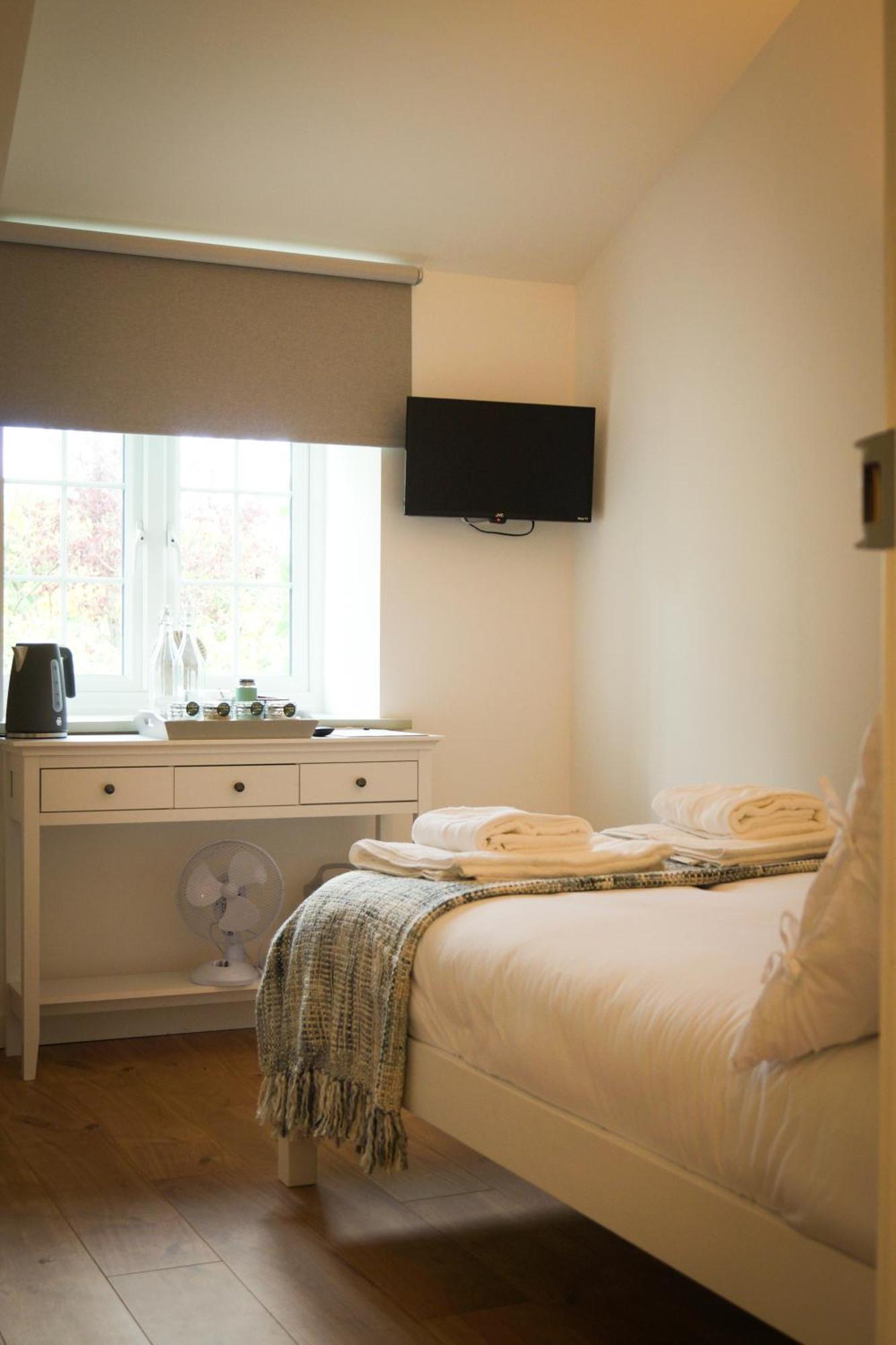 Lemon Tree Inn - Newly Refurbished Coastal Stay Swyre Bagian luar foto