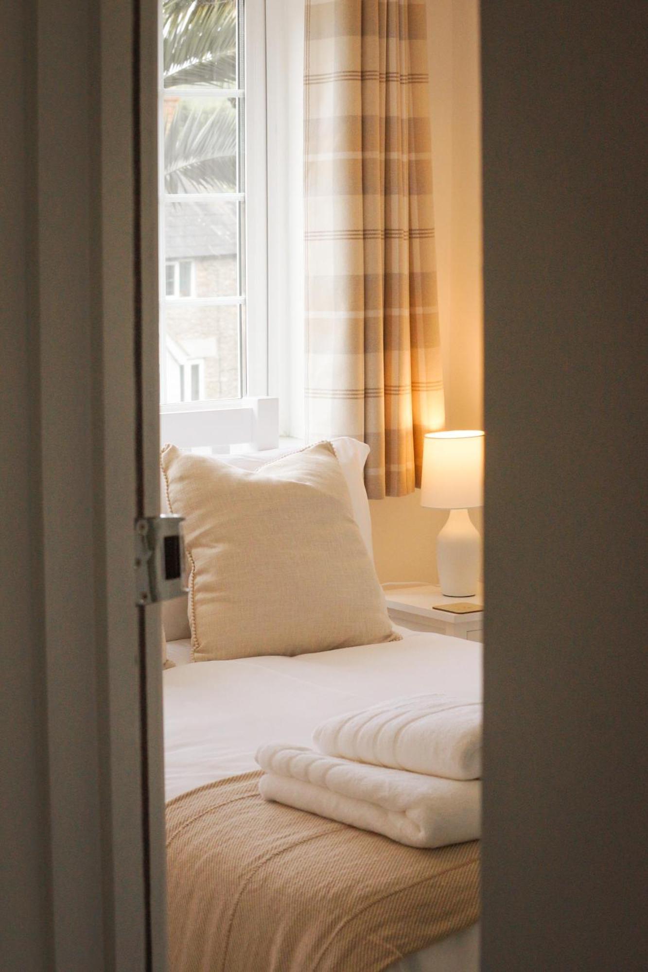 Lemon Tree Inn - Newly Refurbished Coastal Stay Swyre Bagian luar foto