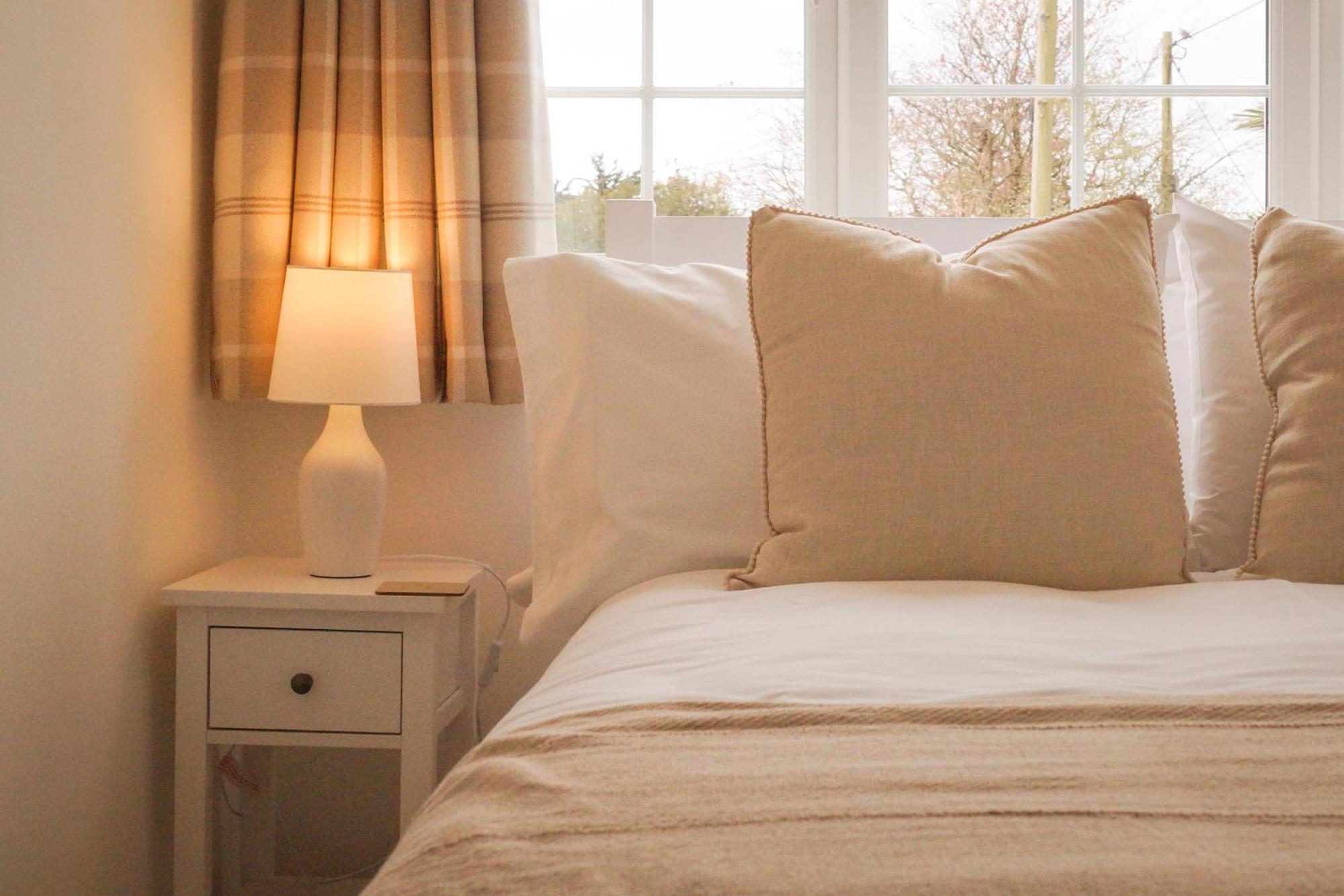Lemon Tree Inn - Newly Refurbished Coastal Stay Swyre Bagian luar foto
